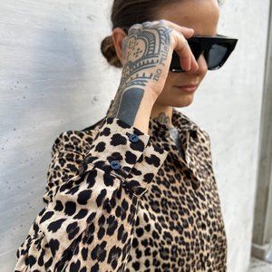 ZARA BASIC/Women's button down drapey Animal Print shirt lace detail cheetah M
